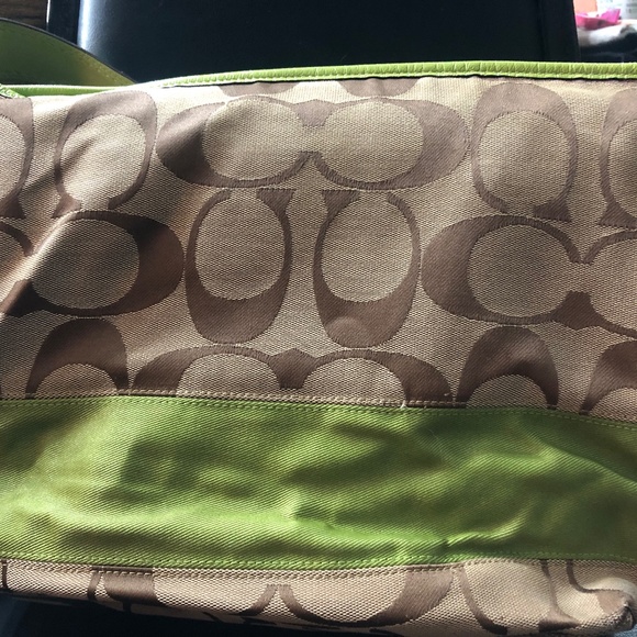 Spacious Green Coach Purse - Picture 7 of 8